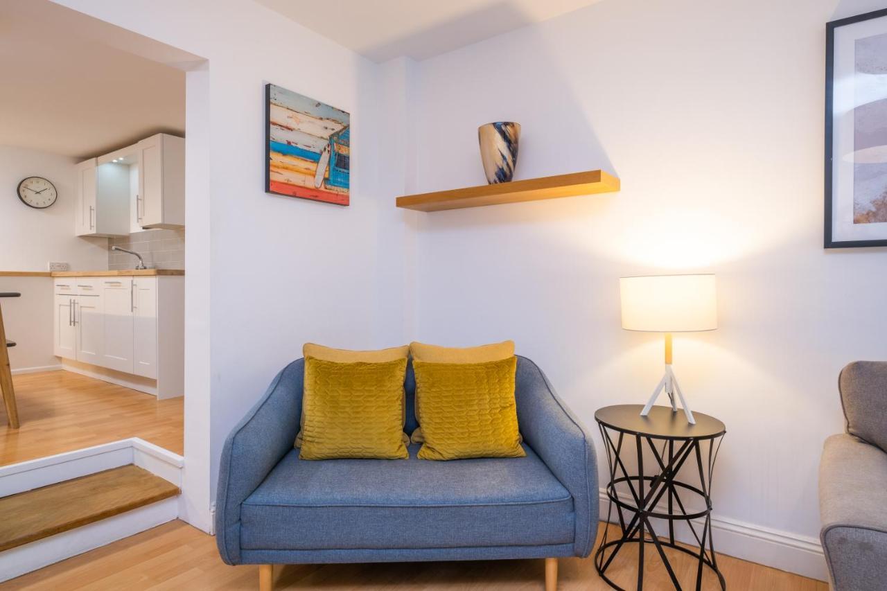 בורנמות' Modern Apt Near Gardens With Large Decking Area - Vivre Retreats מראה חיצוני תמונה