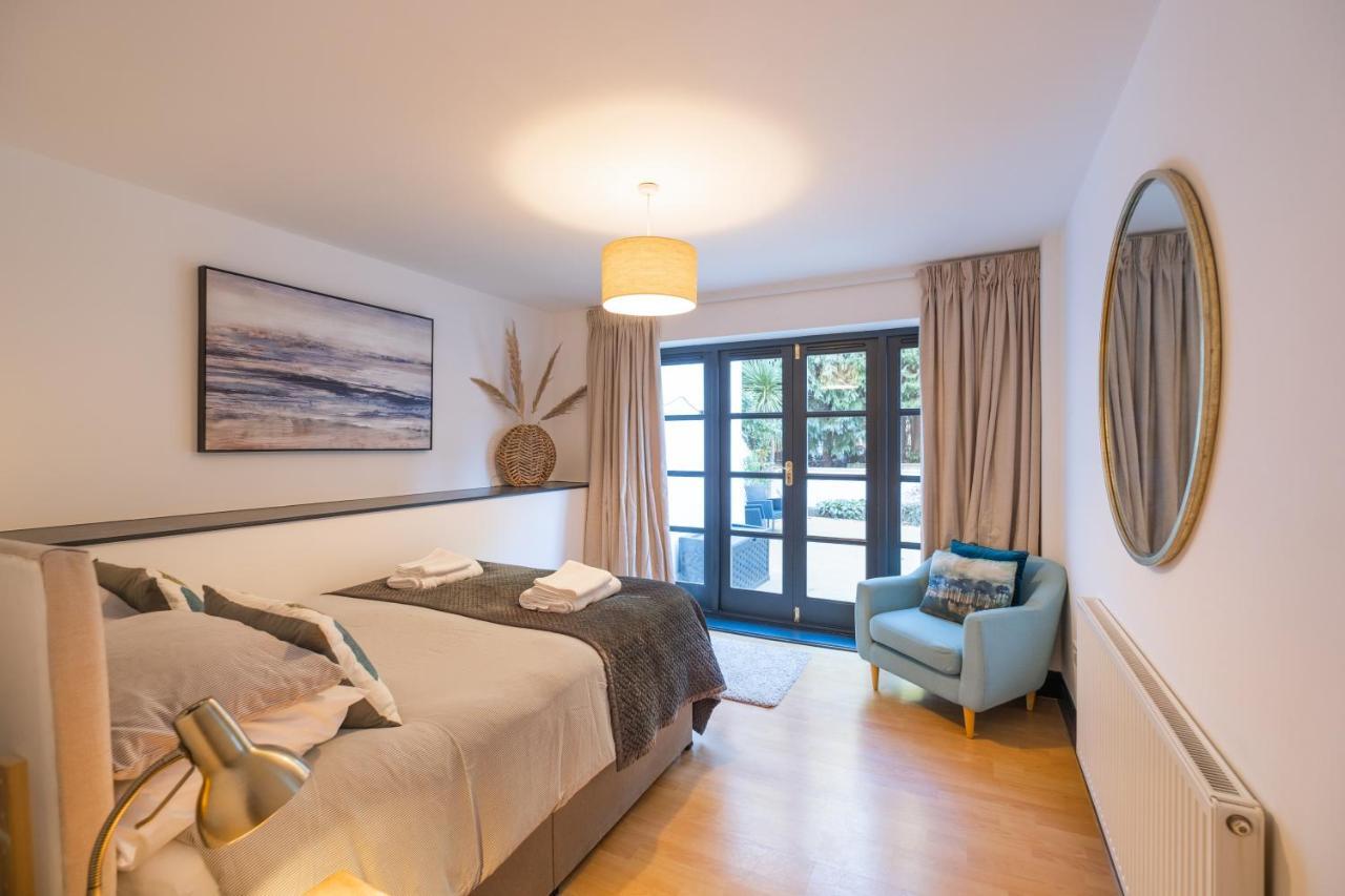 בורנמות' Modern Apt Near Gardens With Large Decking Area - Vivre Retreats מראה חיצוני תמונה