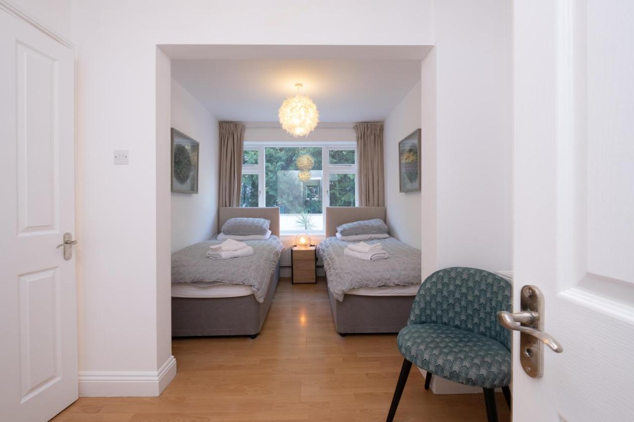 בורנמות' Modern Apt Near Gardens With Large Decking Area - Vivre Retreats מראה חיצוני תמונה