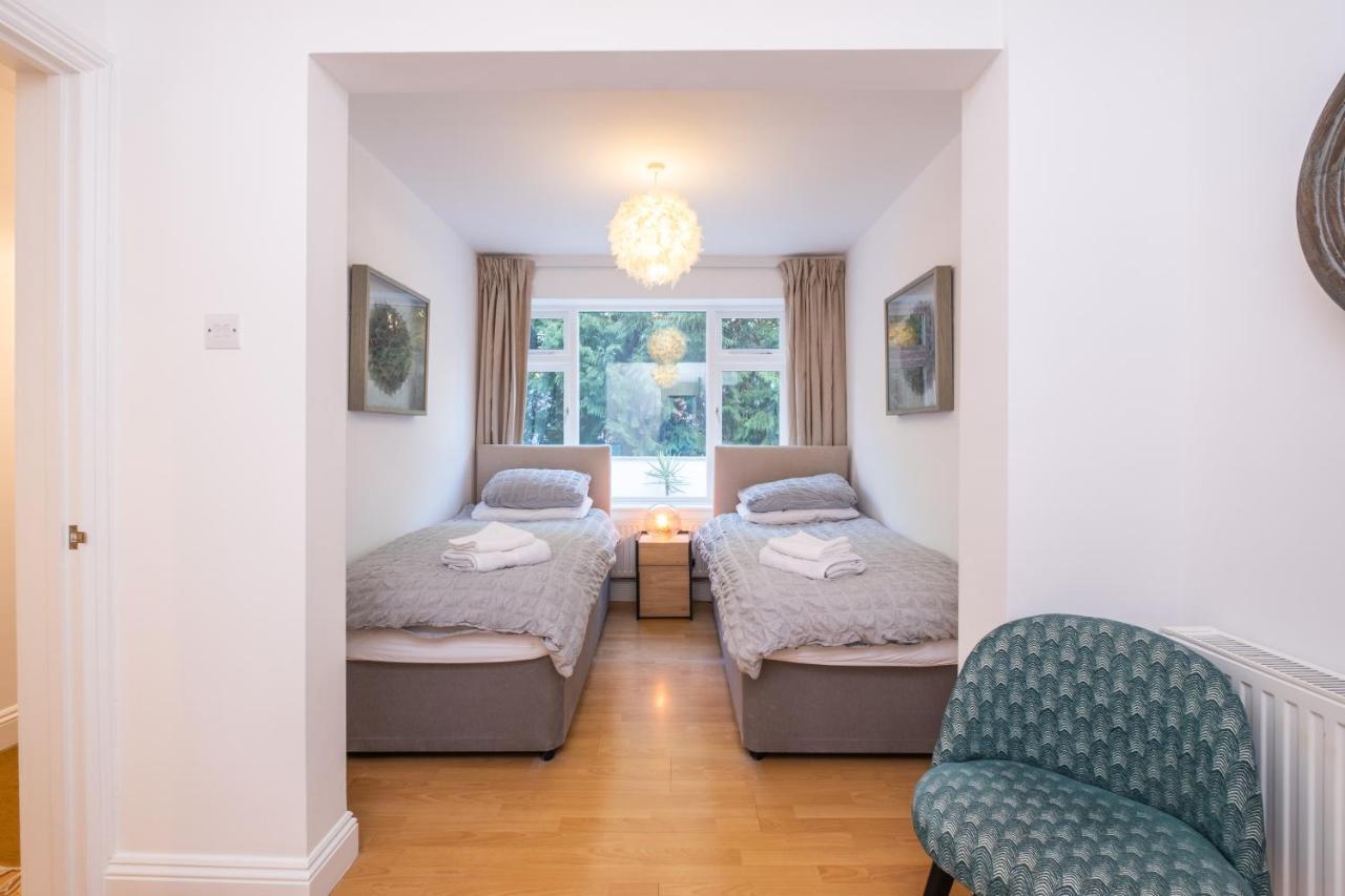 בורנמות' Modern Apt Near Gardens With Large Decking Area - Vivre Retreats מראה חיצוני תמונה
